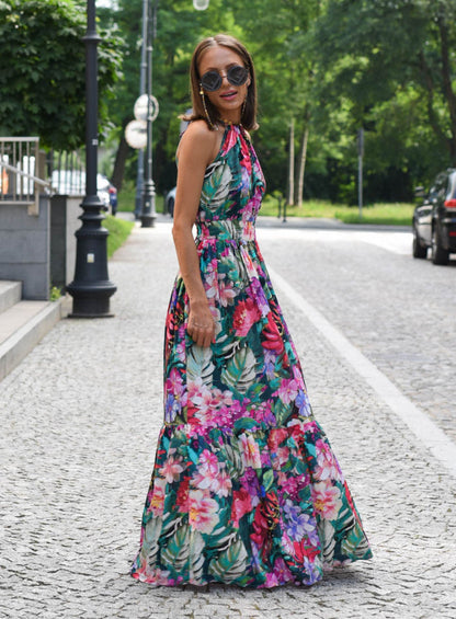 Julita - Zwiewna Sukienka Maxi w Kwiaty z Wiązaniem na Szyi i Falbaną